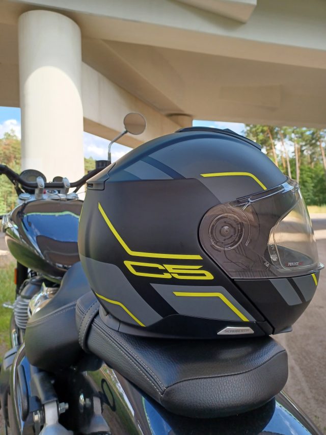 Schuberth C5 – uniwersalny kask turystyczny [test, recenzja, opis, wrażenia, cena, opinie]