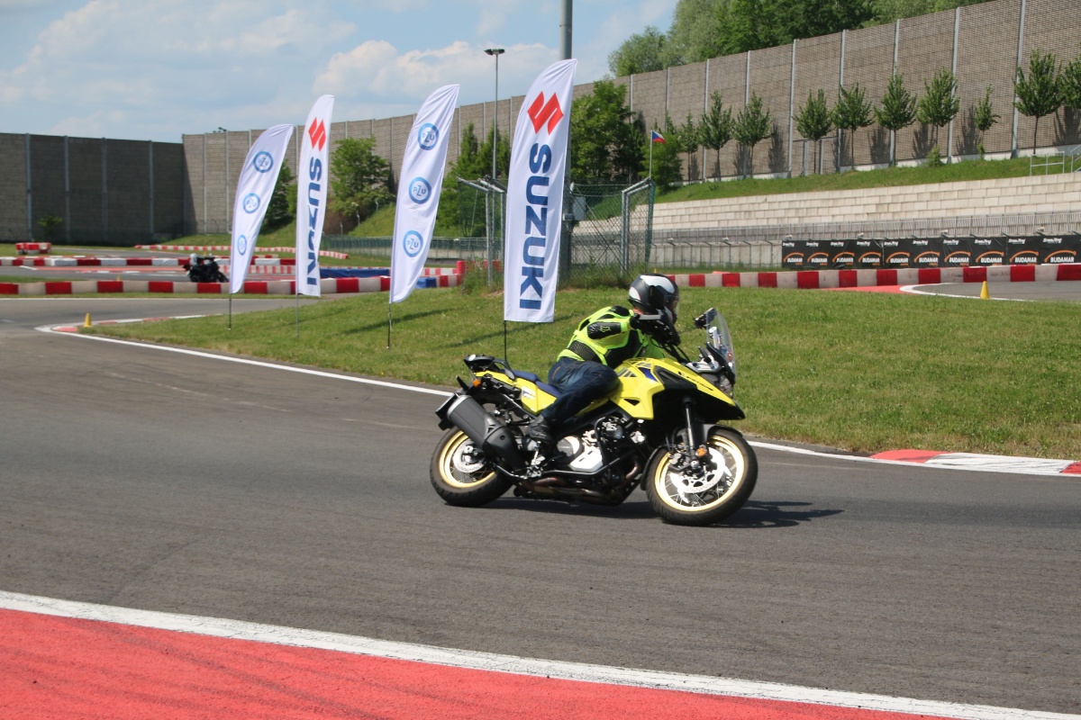 Trening czyni mistrz&oacute;w. Suzuki Moto Szkoła zaprasza!