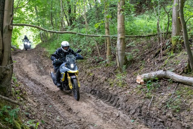 Suzuki V-Strom 800 DE &ndash; uniwersalny offroadowy turysta [test, recenzja, dane techniczne, opinia]