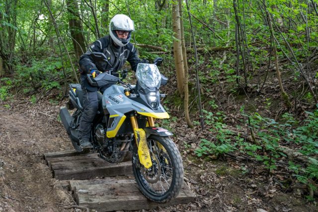 Suzuki V-Strom 800 DE &ndash; uniwersalny offroadowy turysta [test, recenzja, dane techniczne, opinia]