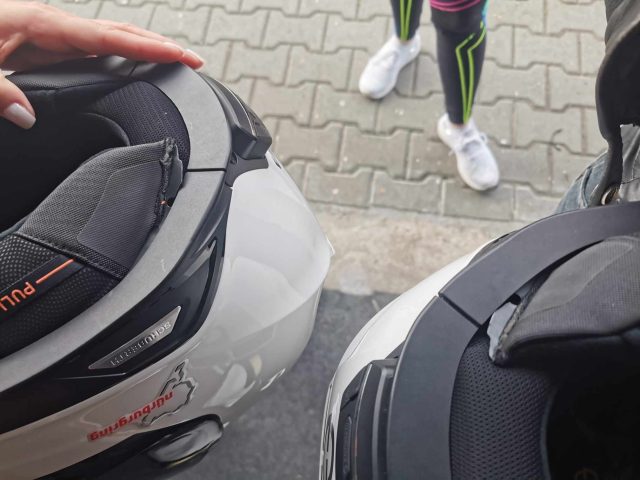 Schuberth S3 – po sezonie pełnym przyg&oacute;d, wyjazd&oacute;w, kilometr&oacute;w [test, recenzja, opinia, wady, zalety, interkom, cena]