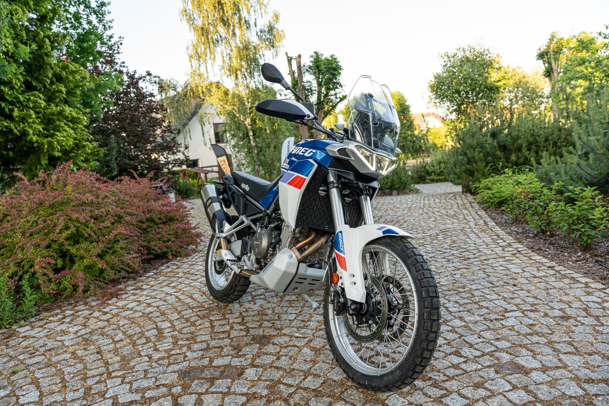 9 pomysł&oacute;w na adventure – wielki test – por&oacute;wnanie motocykli turystyczne enduro 2023 [DesertX, V-Strom 800DE, Tuareg, F850GS, X-Cape, Voge 650DS, 890 ADV R, Norden, Tenere 700]