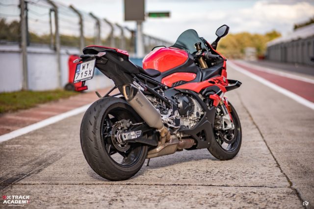 BMW M 1000 RR i S 1000 RR na Torze Poznań z Track Academy! Oj działo się, działo!