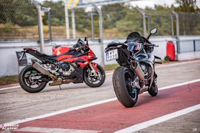 BMW M 1000 RR i S 1000 RR na Torze Poznań z Track Academy! Oj działo się, działo!