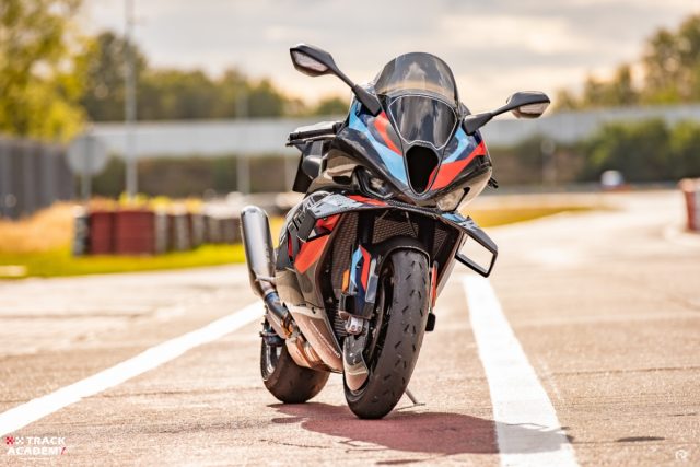 BMW M 1000 RR i S 1000 RR na Torze Poznań z Track Academy! Oj działo się, działo!