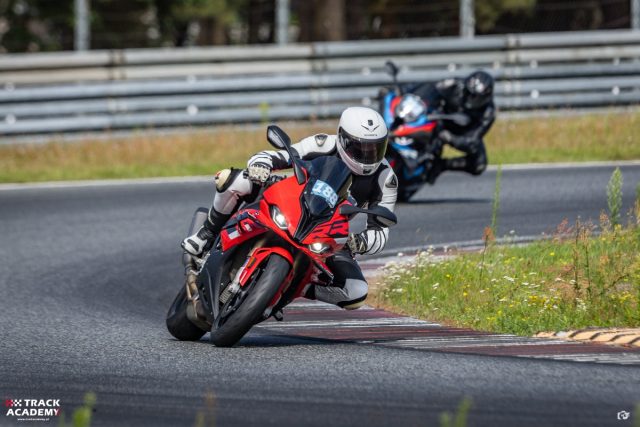 BMW M 1000 RR i S 1000 RR na Torze Poznań z Track Academy! Oj działo się, działo!