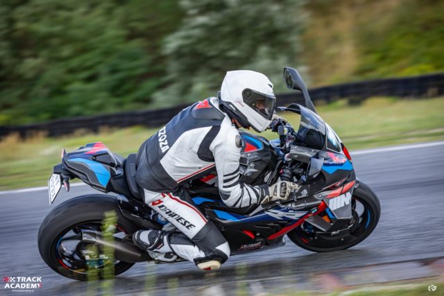 BMW M 1000 RR i S 1000 RR na Torze Poznań z Track Academy! Oj działo się, działo!
