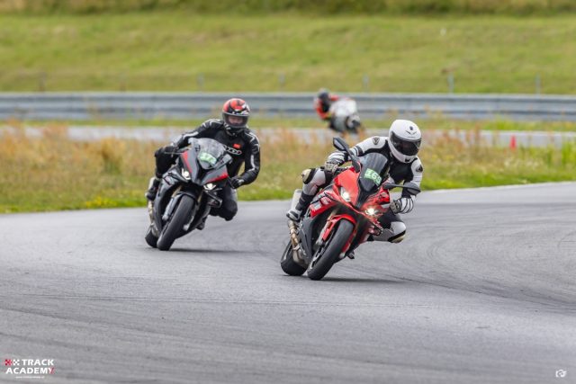 BMW M 1000 RR i S 1000 RR na Torze Poznań z Track Academy! Oj działo się, działo!