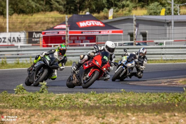BMW M 1000 RR i S 1000 RR na Torze Poznań z Track Academy! Oj działo się, działo!