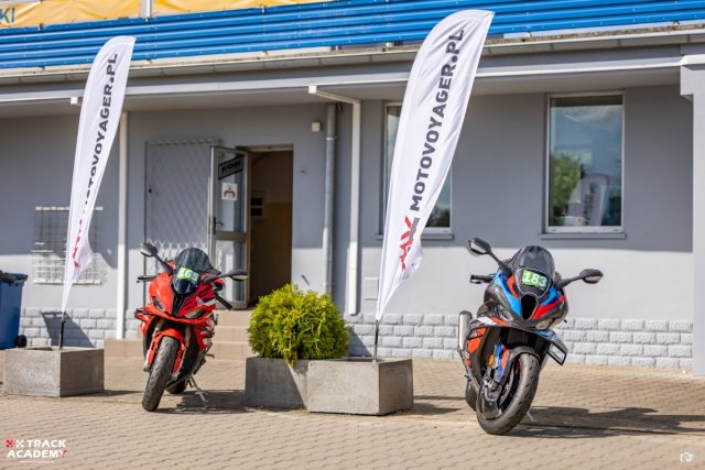 BMW M 1000 RR i S 1000 RR na Torze Poznań z Track Academy! Oj działo się, działo!