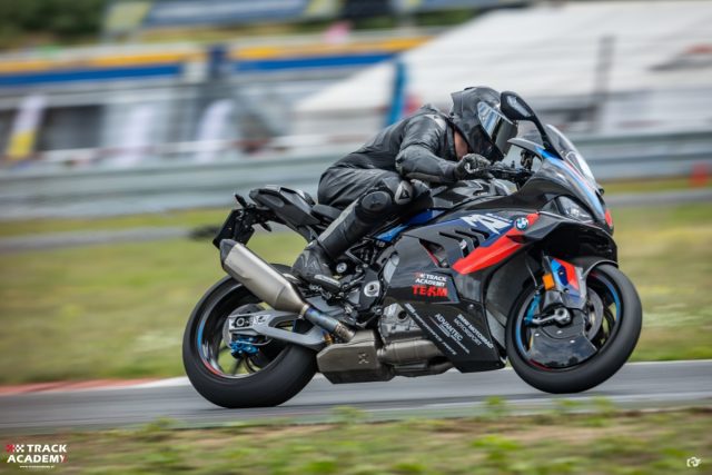 BMW M 1000 RR i S 1000 RR na Torze Poznań z Track Academy! Oj działo się, działo!