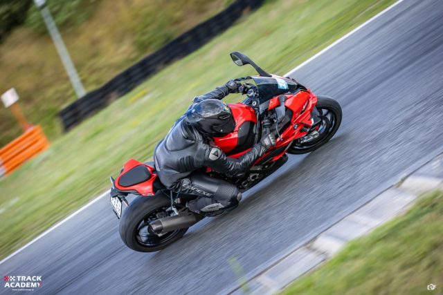 BMW M 1000 RR i S 1000 RR na Torze Poznań z Track Academy! Oj działo się, działo!