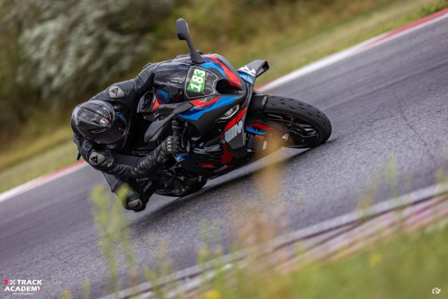 BMW M 1000 RR i S 1000 RR na Torze Poznań z Track Academy! Oj działo się, działo!