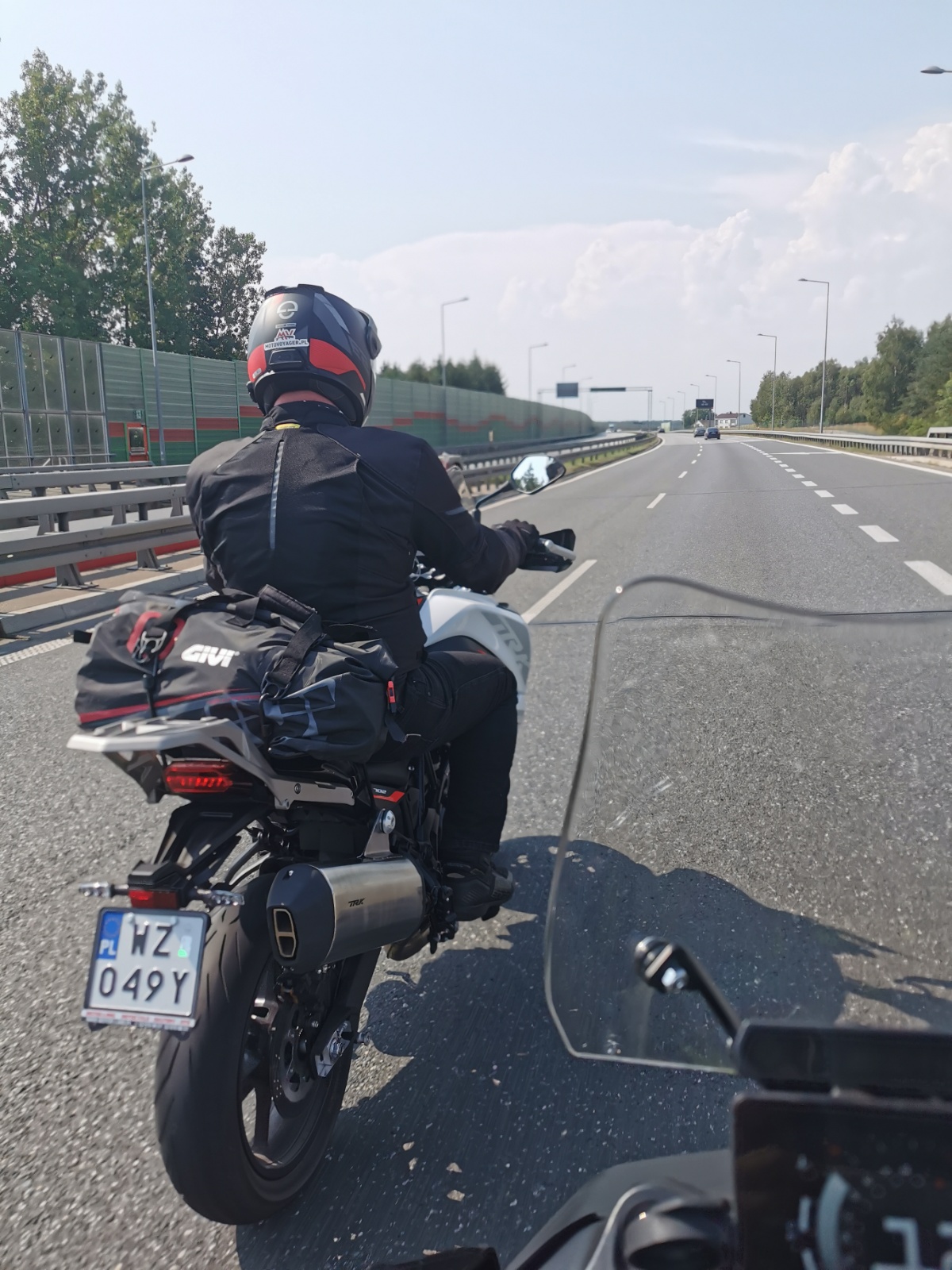 Między świętym a bandytą, czyli jak swoim stylem jazdy zraziłem do siebie prawie wszystkich [Felieton]