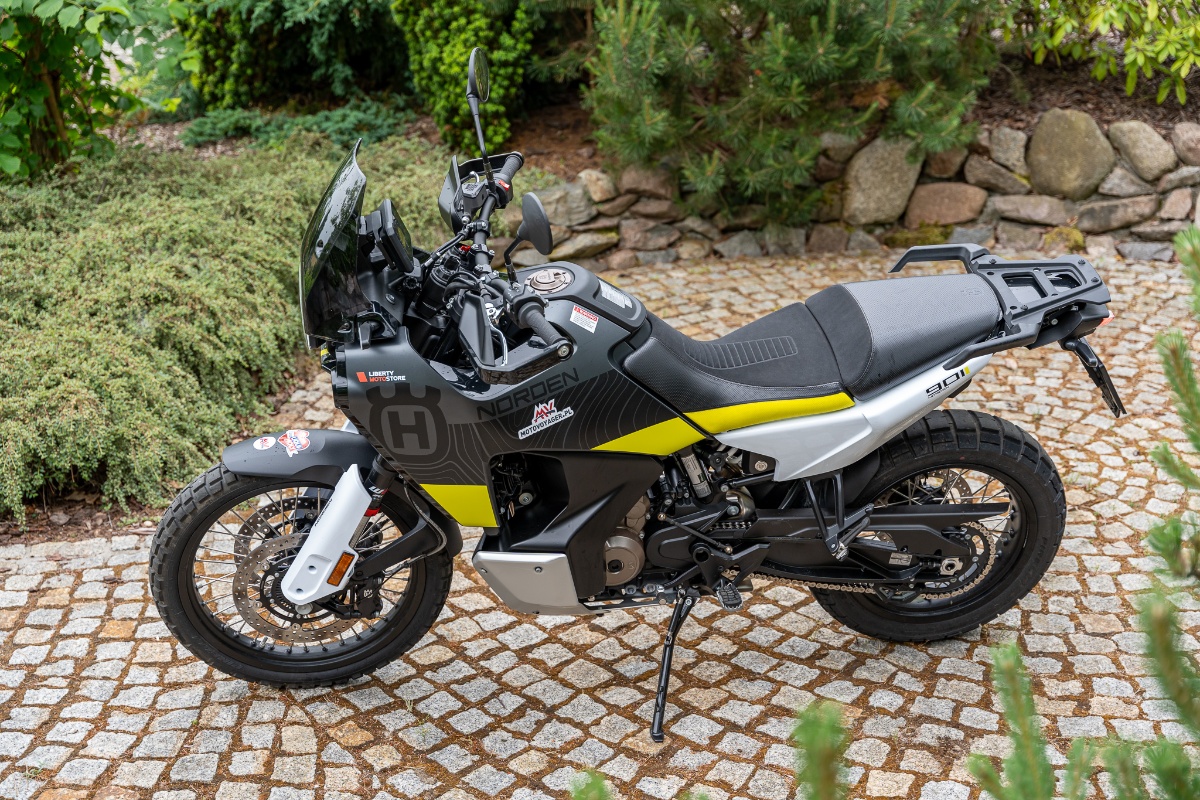 9 pomysł&oacute;w na adventure – wielki test – por&oacute;wnanie motocykli turystyczne enduro 2023 [DesertX, V-Strom 800DE, Tuareg, F850GS, X-Cape, Voge 650DS, 890 ADV R, Norden, Tenere 700]