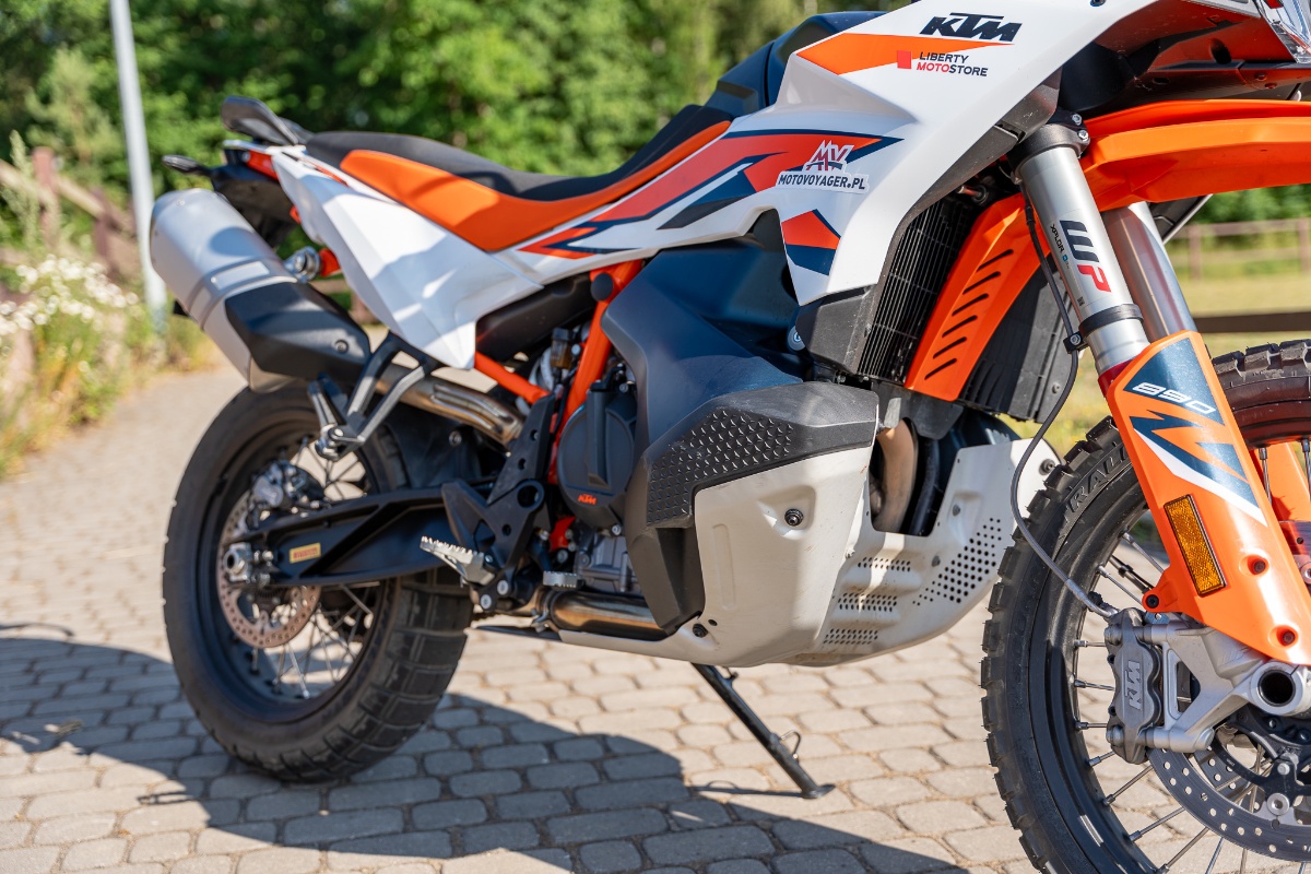 9 pomysł&oacute;w na adventure – wielki test – por&oacute;wnanie motocykli turystyczne enduro 2023 [DesertX, V-Strom 800DE, Tuareg, F850GS, X-Cape, Voge 650DS, 890 ADV R, Norden, Tenere 700]