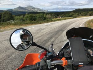 Norwegia motocyklem szutry zakręty przyroda namiot biwak 16