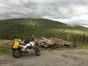 Norwegia motocyklem szutry zakręty przyroda namiot biwak 18