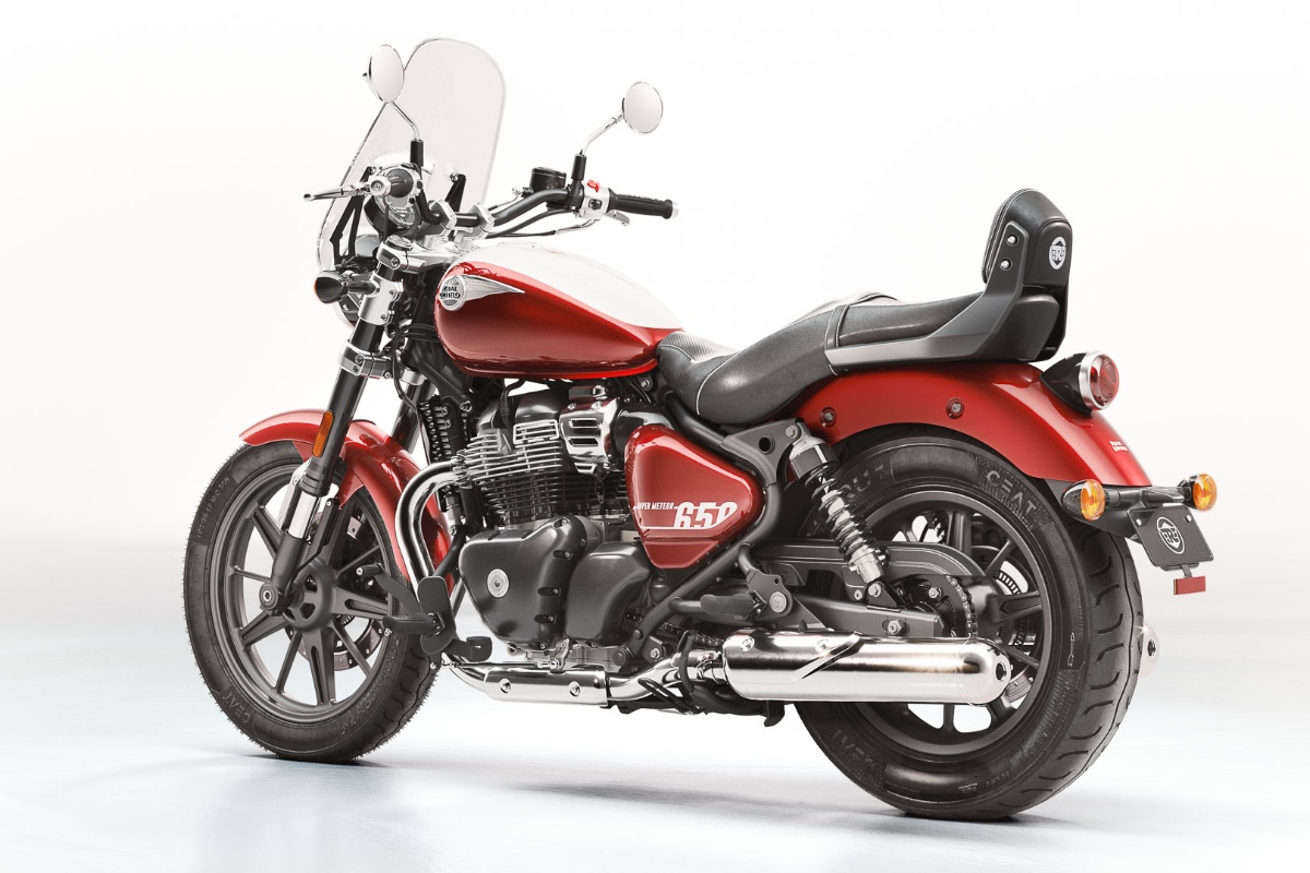 Royal Enfield Super Meteor 650. Cruiser z trzema obywatelstwami [test, dane techniczne, opinia, wady, zalety, video, A2]