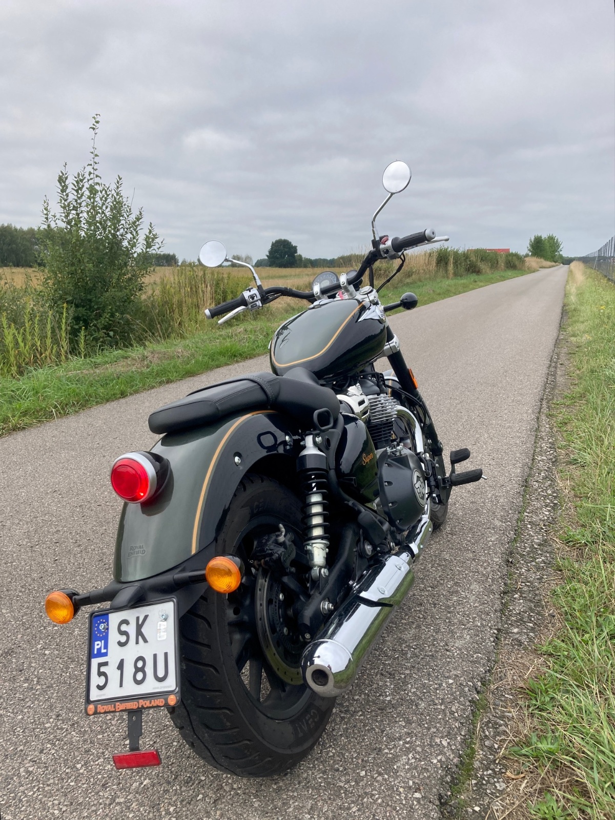 Royal Enfield Super Meteor 650. Cruiser z trzema obywatelstwami [test, dane techniczne, opinia, wady, zalety, video, A2]