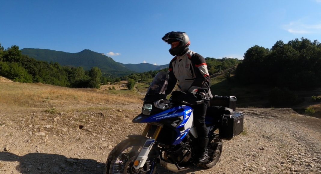Suzuki V-Strom 1050DE adventure 3