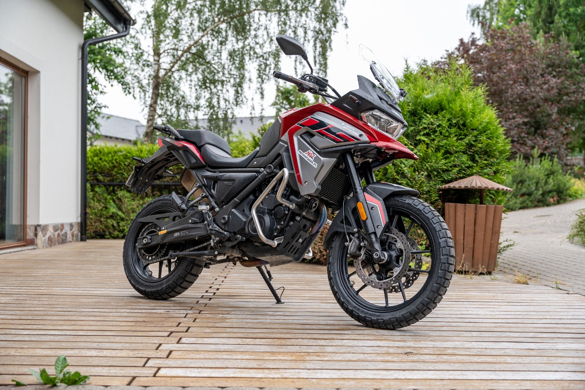 9 pomysł&oacute;w na adventure – wielki test – por&oacute;wnanie motocykli turystyczne enduro 2023 [DesertX, V-Strom 800DE, Tuareg, F850GS, X-Cape, Voge 650DS, 890 ADV R, Norden, Tenere 700]