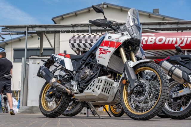 Yamaha Tenere 700 Rally Edition &ndash; czy nadal jest kr&oacute;lową segmentu adventure? [test, opis, wady, zalety, cena, dane techniczne]