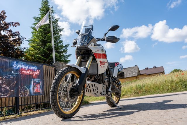 Yamaha Tenere 700 Rally Edition &ndash; czy nadal jest kr&oacute;lową segmentu adventure? [test, opis, wady, zalety, cena, dane techniczne]