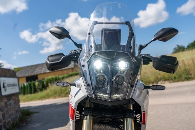 Yamaha Tenere 700 Rally Edition &ndash; czy nadal jest kr&oacute;lową segmentu adventure? [test, opis, wady, zalety, cena, dane techniczne]