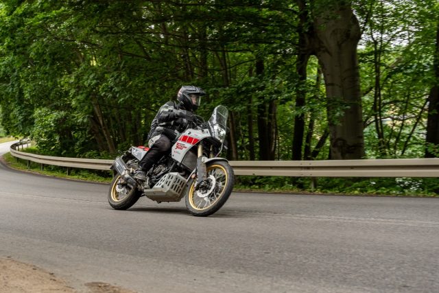 Yamaha Tenere 700 Rally Edition &ndash; czy nadal jest kr&oacute;lową segmentu adventure? [test, opis, wady, zalety, cena, dane techniczne]