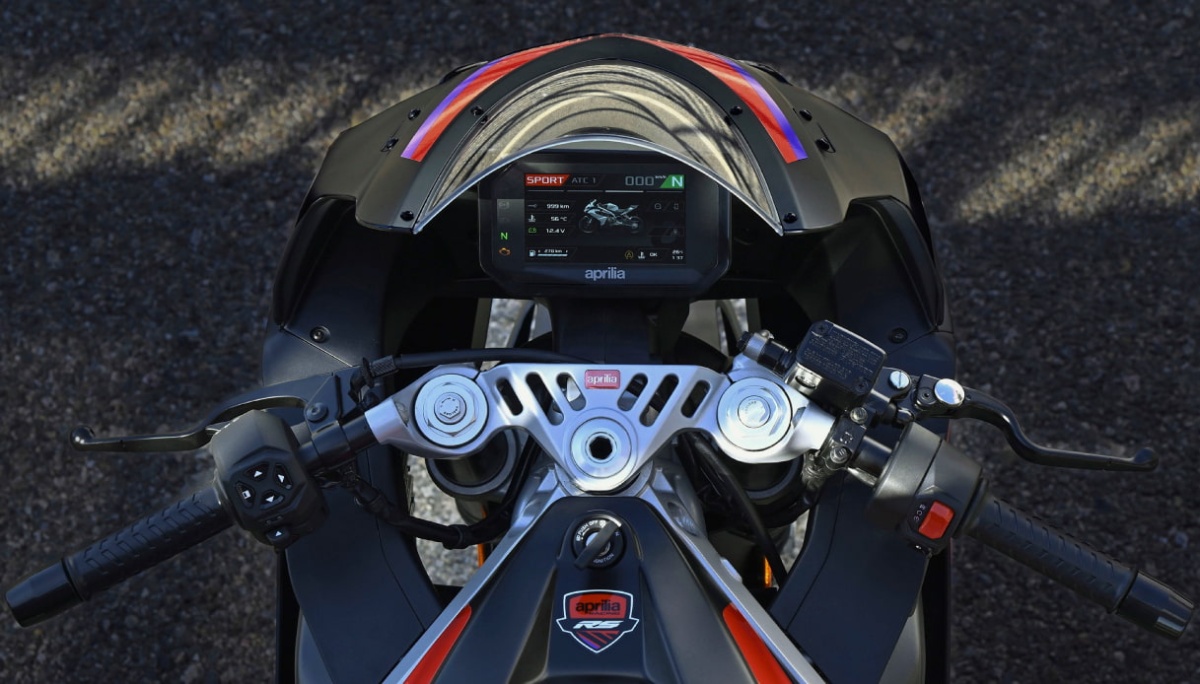 Nowa Aprilia RS 457: sportowe emocje w granicach kategorii A2