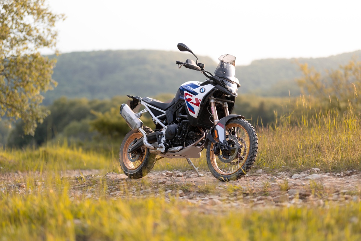 Nowe BMW F 900 GS. Motocykl offroadowy nie tylko w teorii [opis, prezentacja, dane techniczne, video]