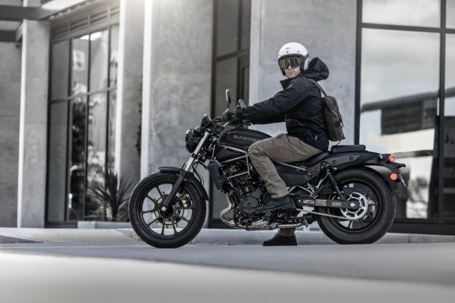 Nowe Kawasaki Eliminator 500 kiedy w Polsce? Już w 2024 roku! Cruiser na kat. A2 [dane techniczne, cena]