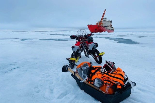 Motocyklami Kayo na biegun p&oacute;łnocny