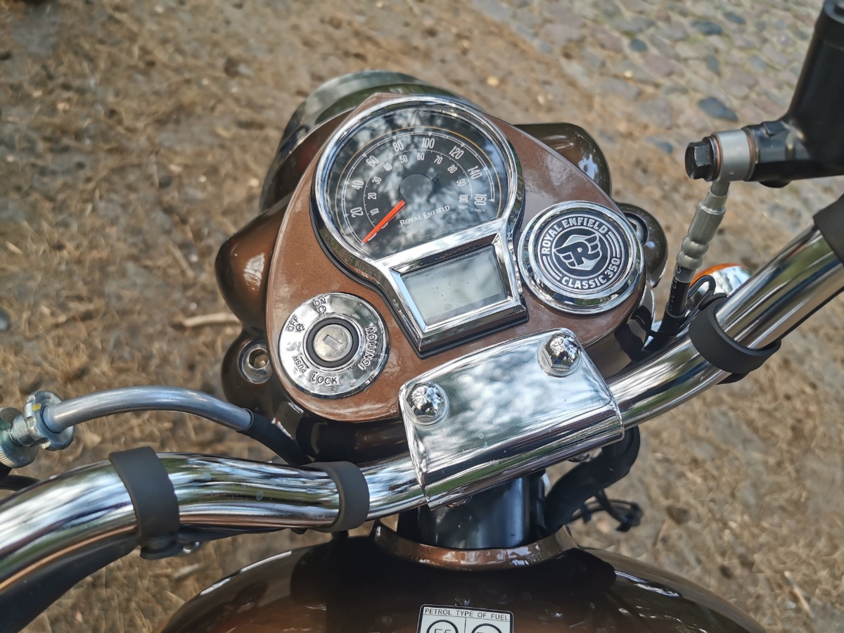 Royal Enfield 350: Classic i Meteor 2023. Tak podobne, a tak r&oacute;żne [por&oacute;wnanie, test, dane techniczne, opinia, wady, zalety, video]