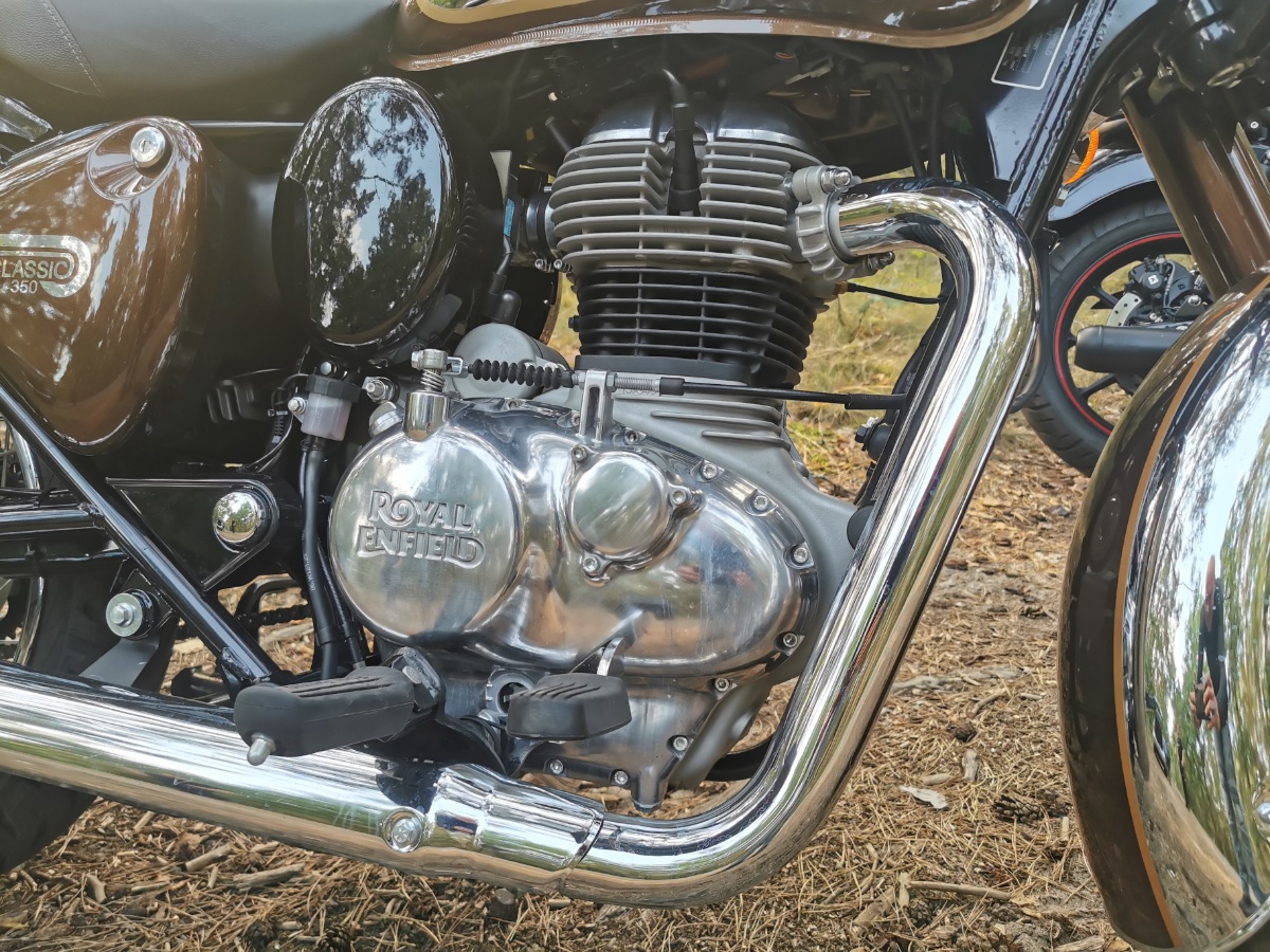 Royal Enfield 350: Classic i Meteor 2023. Tak podobne, a tak r&oacute;żne [por&oacute;wnanie, test, dane techniczne, opinia, wady, zalety, video]