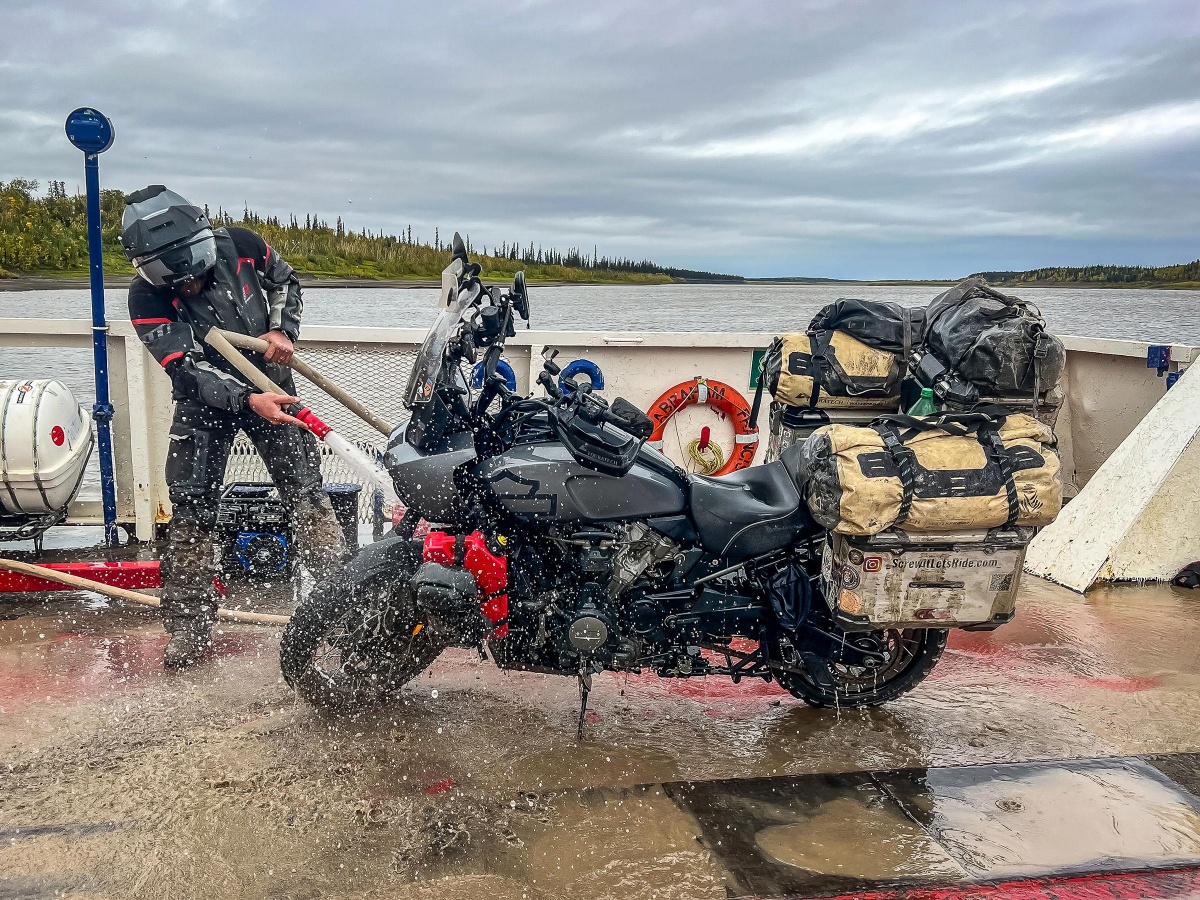 Mają to! Ela i Grzegorz ze Screw It Let’s Ride dojechali Harleyem na Alaskę!