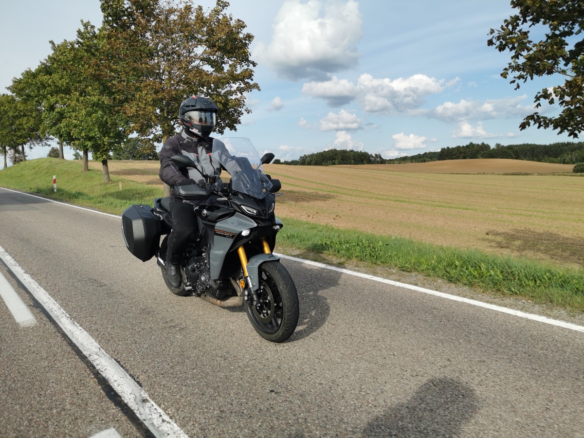 Yamaha Tracer 9 GT+. Wygodna, szybka, ekscytująca [test, opinia, cena, dane techniczne, recenzja]
