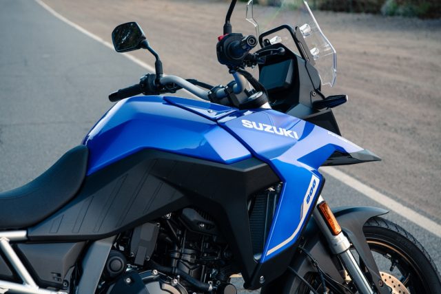 Nowe, tańsze, bardziej szosowe Suzuki V-STROM 800 &ndash; motocykl stworzony do turystyki [dane techniczne, cena, zdjęcia, moc, waga]