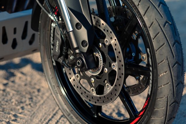 Nowe, tańsze, bardziej szosowe Suzuki V-STROM 800 &ndash; motocykl stworzony do turystyki [dane techniczne, cena, zdjęcia, moc, waga]