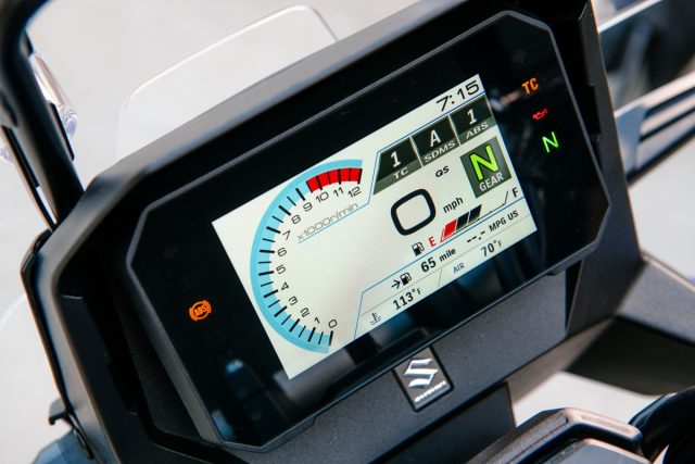 Nowe, tańsze, bardziej szosowe Suzuki V-STROM 800 &ndash; motocykl stworzony do turystyki [dane techniczne, cena, zdjęcia, moc, waga]