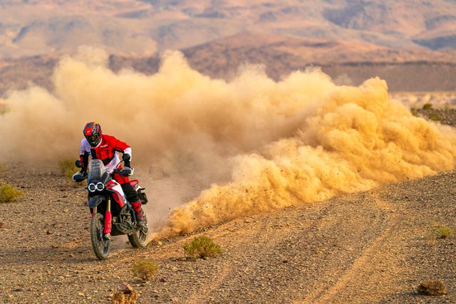 Ducati DesertX 2024 adventure 6 Dlaczego powinieneś przesiąść się na motocykl segmentu adventure…