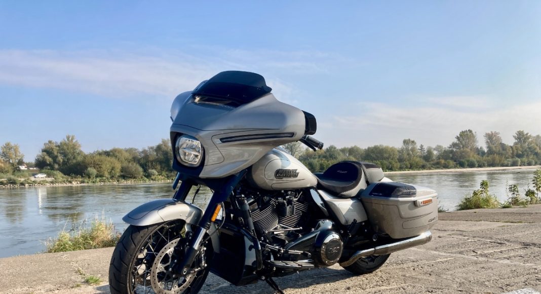 Harley CVO Street Glide 2023 bagger 21