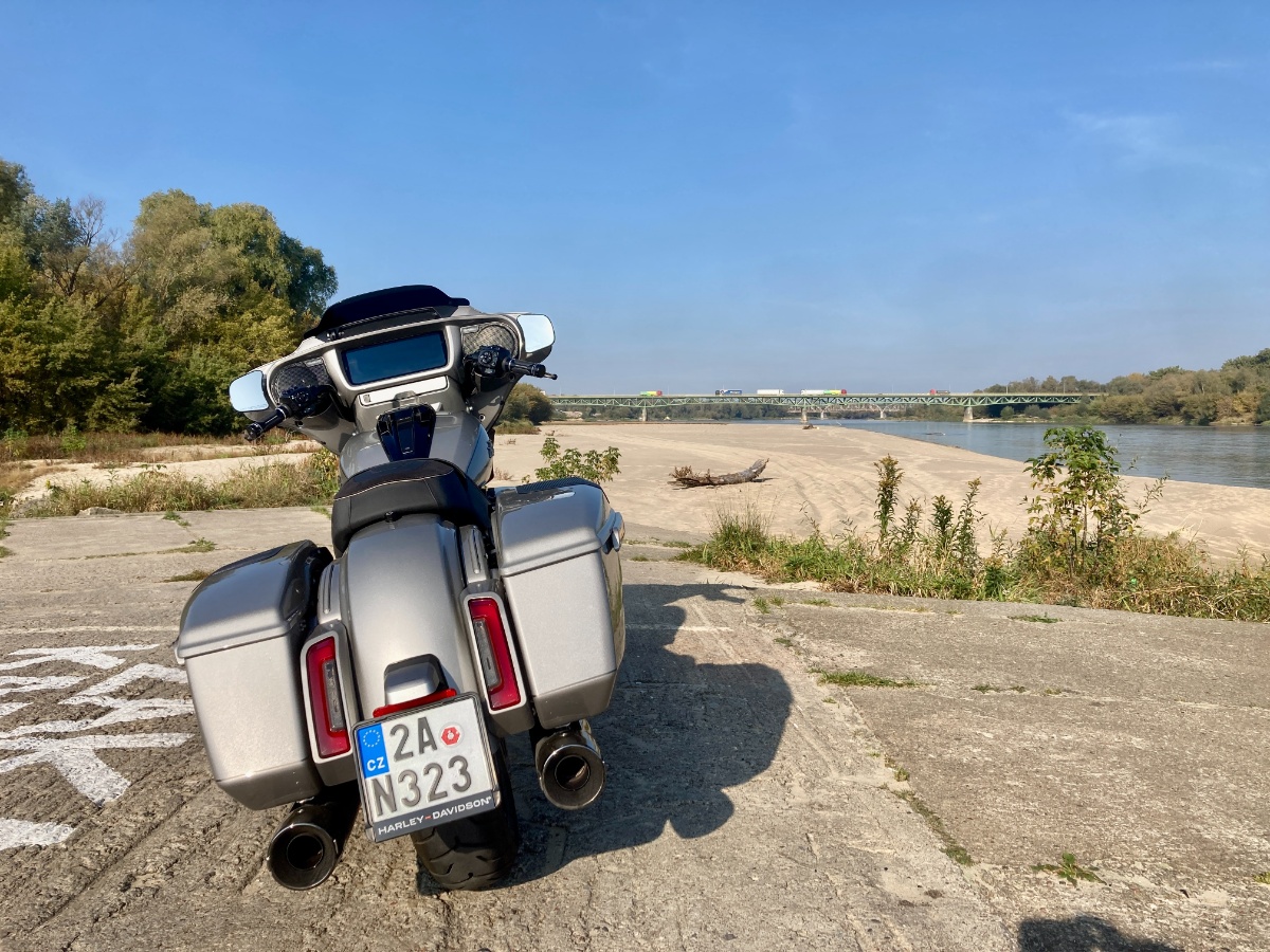Harley-Davidson CVO Street Glide. Luksusowa maszyna do zrywania asfaltu [test, opinia, cena, dane techniczne, recenzja]