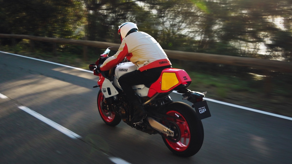 Yamaha XSR900 GP. Retro racery na start! [premiera, dane techniczne]
