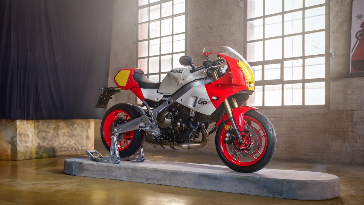 Yamaha XSR900 GP. Retro racery na start! [premiera, dane techniczne]