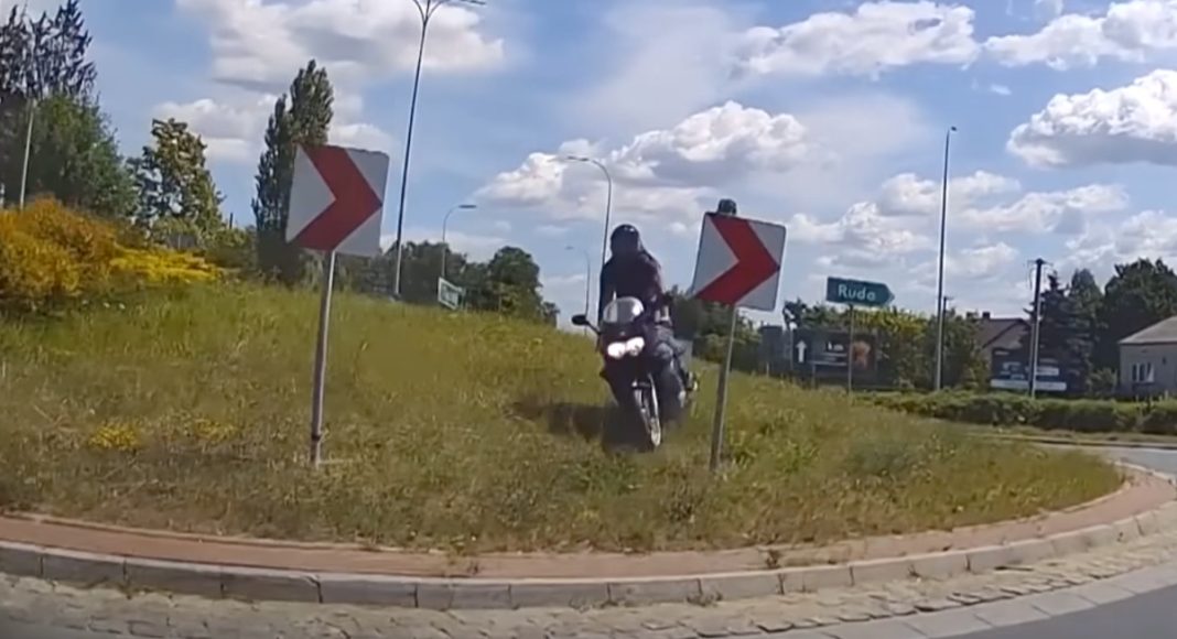 skok przez rondo wypadek ucieczka