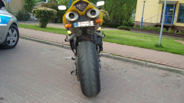 yamaha r1 wydech policja kontrola droga podgieta tablica scigacz mandat