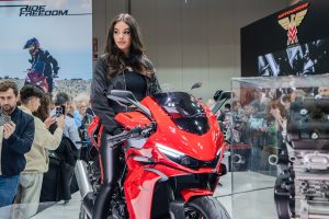 EICMA 2023 dziewczyny hostessy targi 18