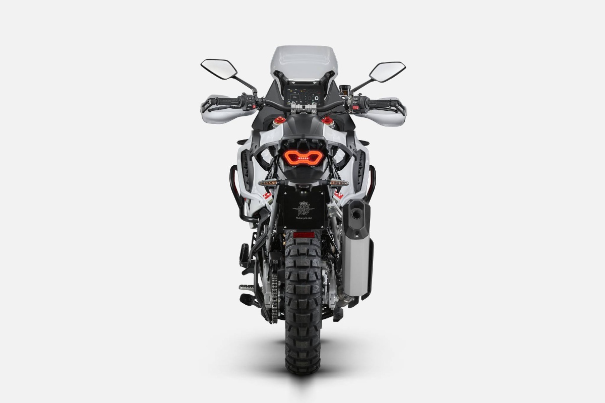 MV Agusta LXP Orioli: limitowana, luksusowa i wciąż offroadowa [opis, prezentacja, masa, moc]